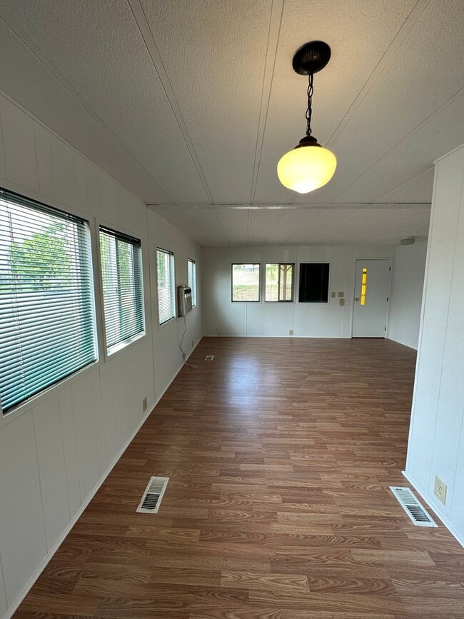 Photo - Cute 2-Bedroom & 2-Bathroom Single Family Home for Rent!