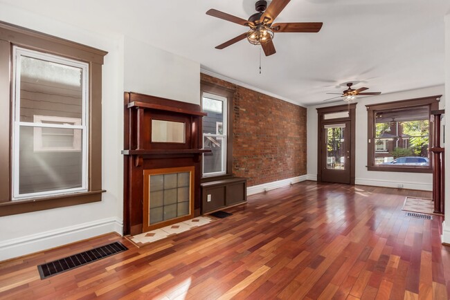Photo - 254 Thurman Ave