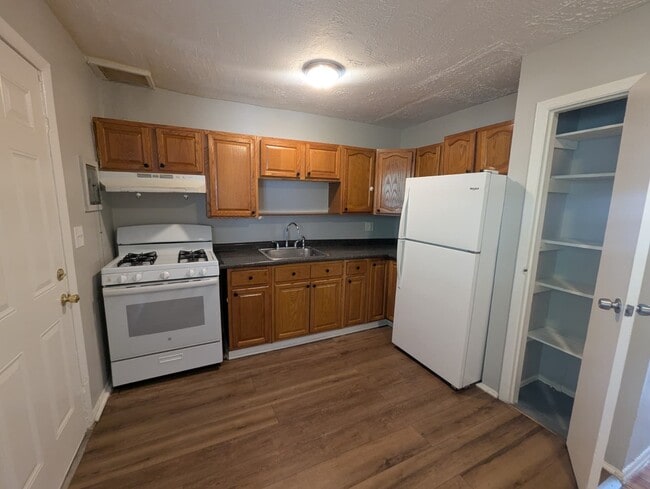 Photo - 215 Blake St