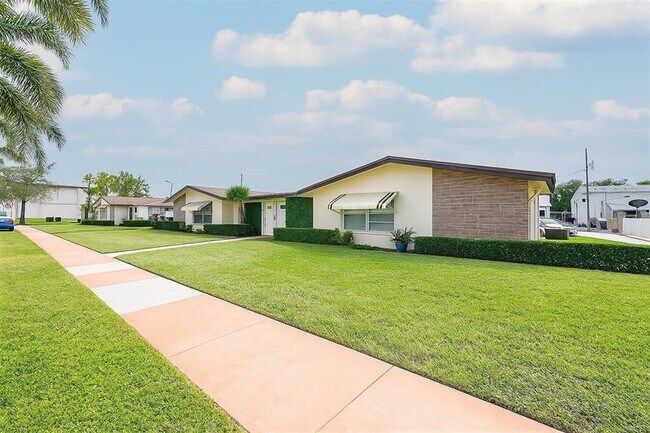 Building Photo - 3520 Polk St Unit 2