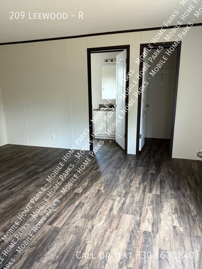 Photo - 209 Leewood-R