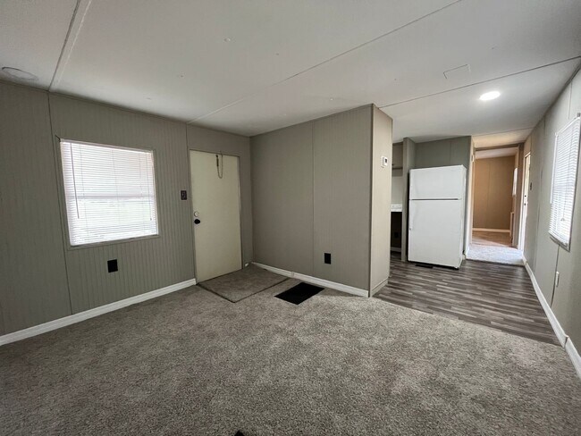 Photo - 2/1 Super Cute Newly Remodeled