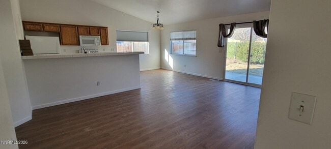 Photo - 2226 Ellice Wy