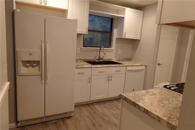 Photo - 2571 Park Rd