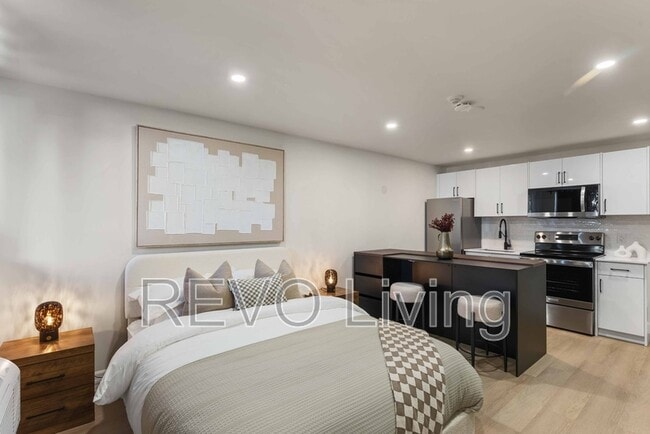 Building Photo - 7800 Lundy's Ln Unit 123