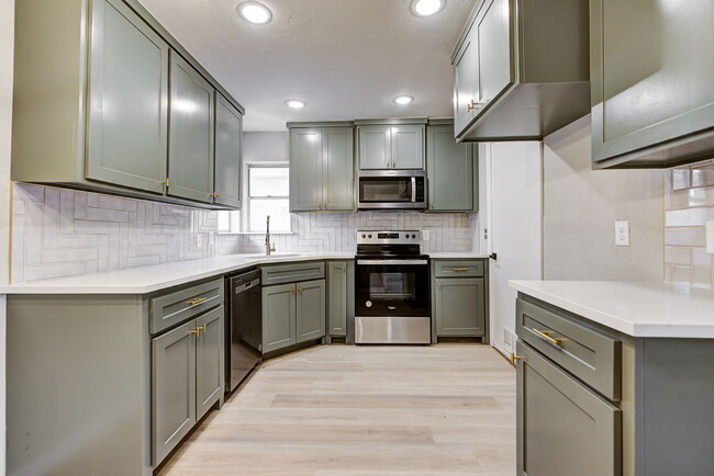 320 NW 86th St
