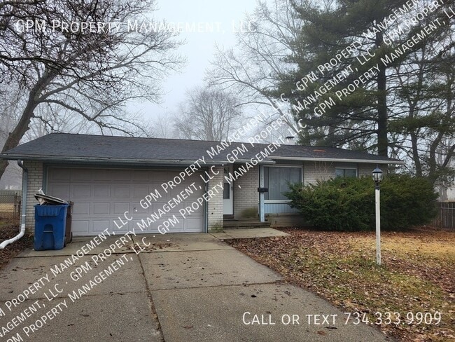 Building Photo - 8975 Nottingham Dr