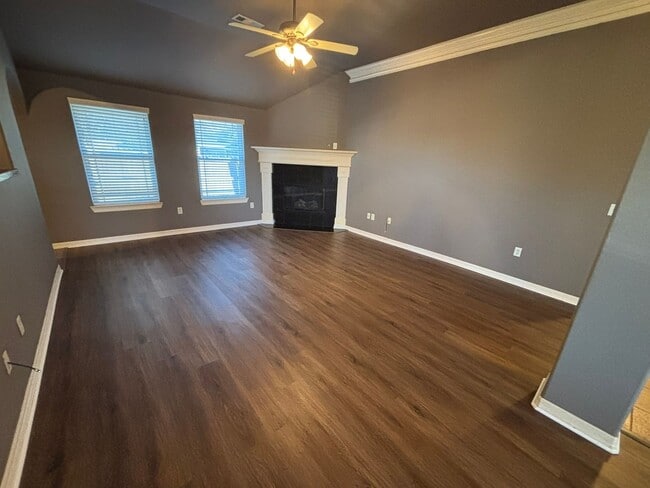 Photo - Fall Into Your New Home with a $500 Gift from Us!