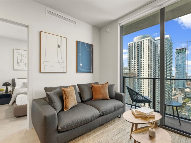 Building Photo - 121 NE 5th St