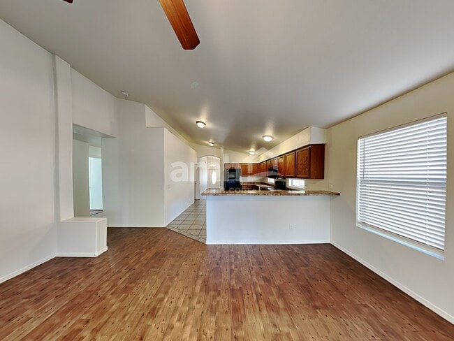 Photo - 1303 N Balboa Dr