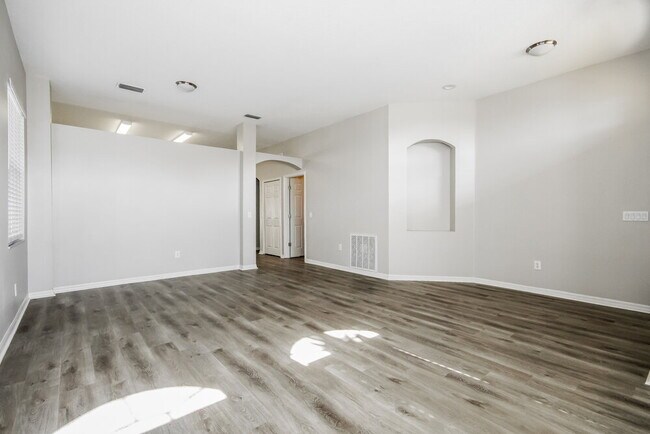 Photo - 34627 Smart Dr