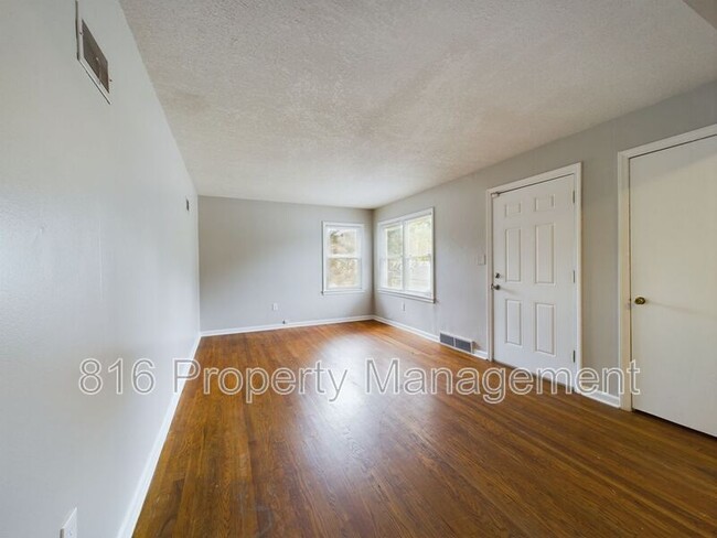 Photo - 10626 East 23rd St S Unidad B Rental