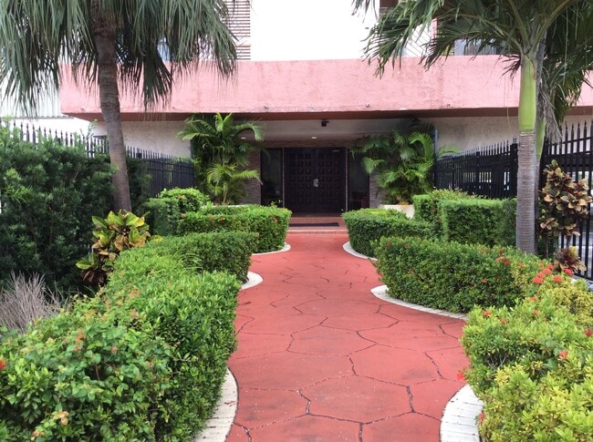 Photo - 1825 W 44th Pl Condo Unit 1002