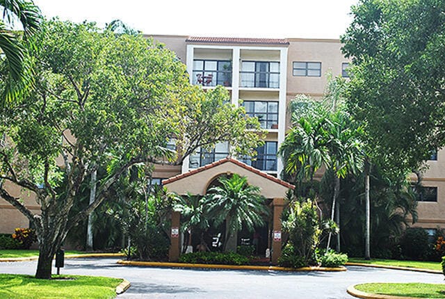 Photo - 701 NW 19th St Unidad 408