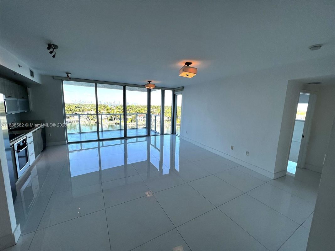Photo - 6700 Indian Creek Dr