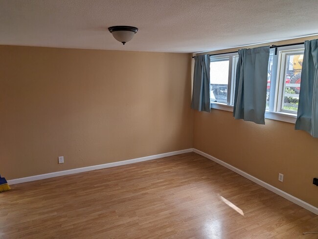 Photo - 3536 Interlake Ave N