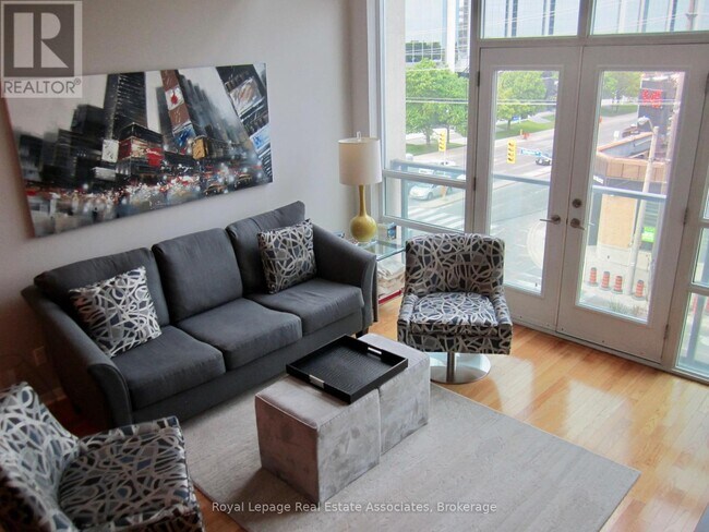 Photo - 3391 Bloor St W Unit 422