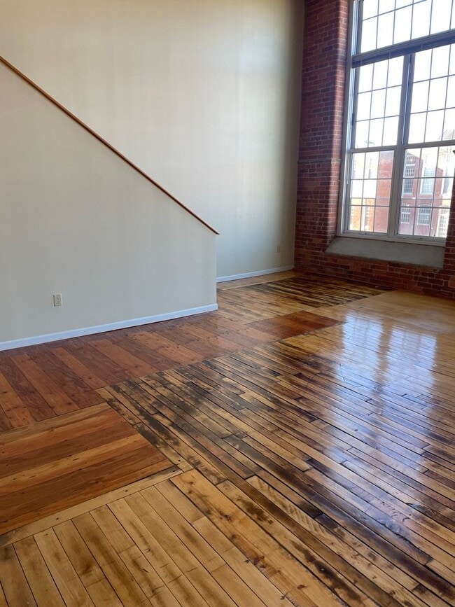 Photo - Victoria Riverside Lofts