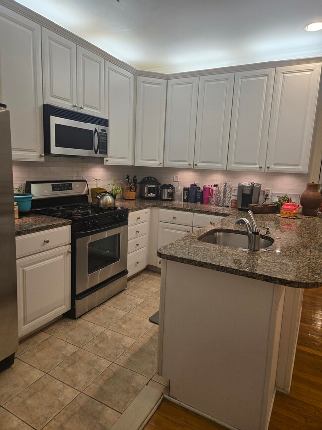 Building Photo - 82 Clinton St Unit 2B Rental