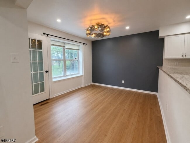 121 Harrow Dr