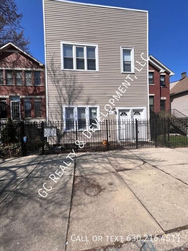 Building Photo - 1702 N Campbell Ave Unit 2R Rental