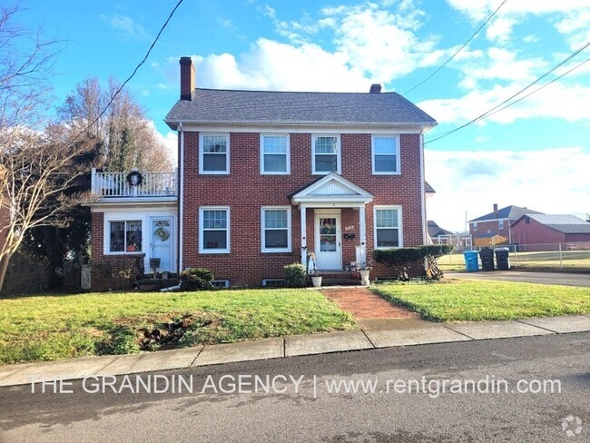 Building Photo - 2803 Burton Ave NW Rental