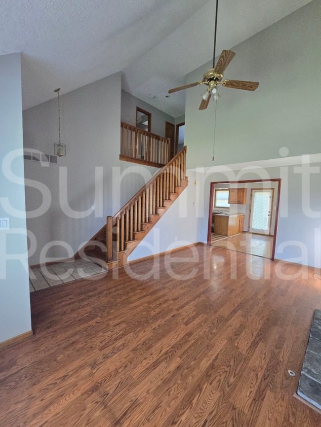 Photo - 6636 W 152nd St