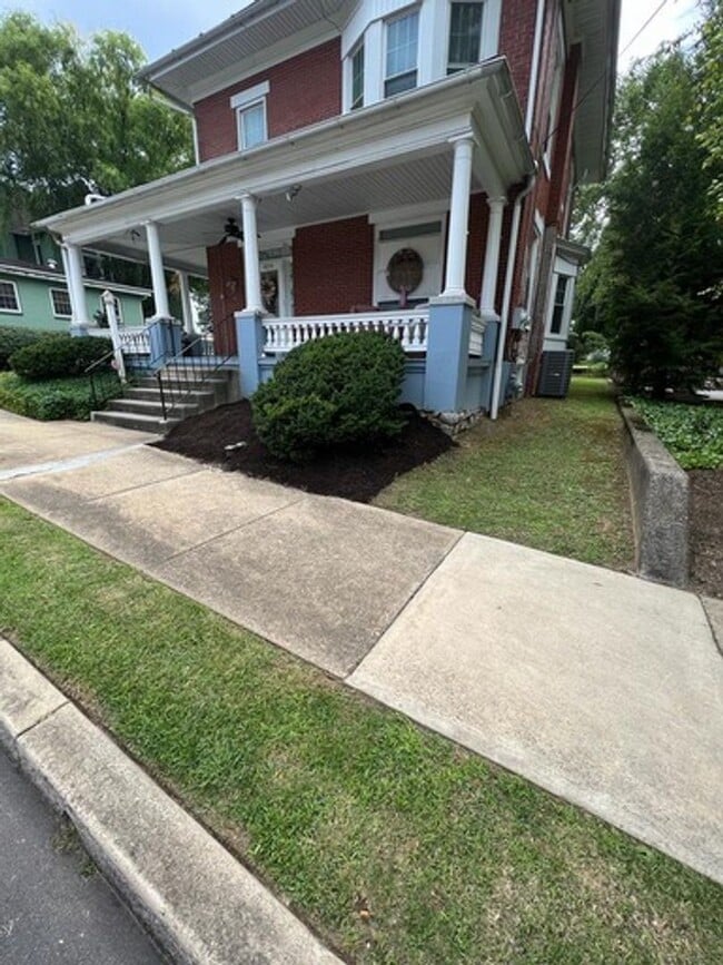 Photo - 4216 W Penn Ave Unidad 1