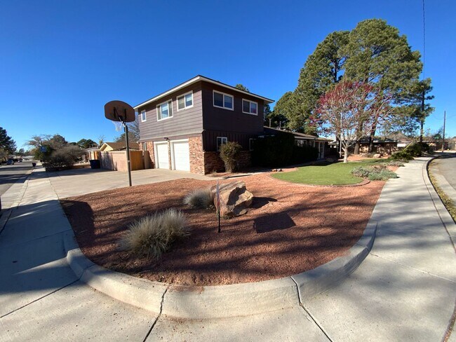 Photo - 5 Bedroom Home Available Near Wyoming Blvd NE & Comanche Rd NE!