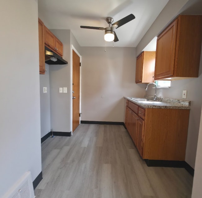 Photo - Single Family Home 3 beds 1 bath Available Now!