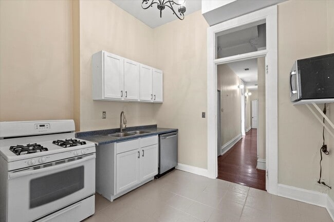 Photo - 229 Racine-2 Unit 2