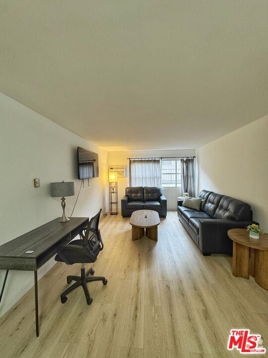 Building Photo - 1351 N Orange Dr Unit 117 Rental