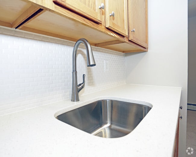 Saddle Brook Apartments Saddle Brook, NJ