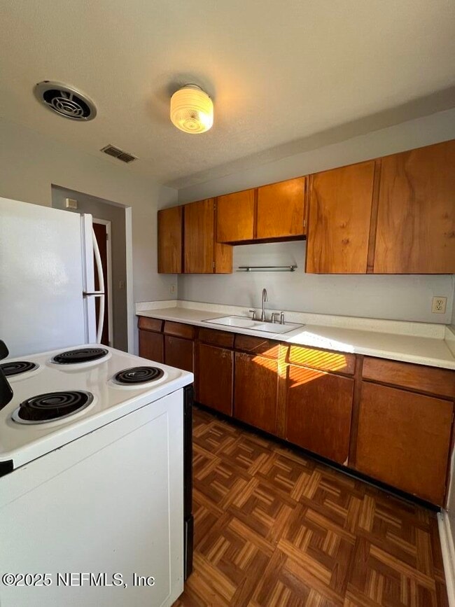 Photo - 8095 Lourdes Dr W