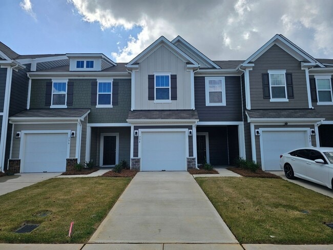 Building Photo - Beautiful Townhome in Concord! Great schools!