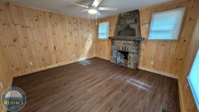 Photo - 1776 US-421