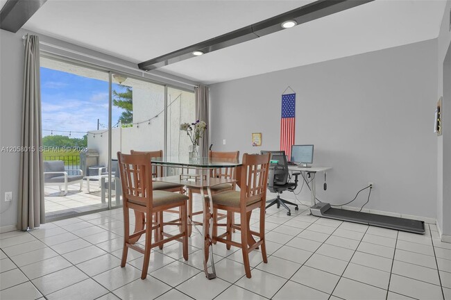 Photo - 9177 Fontainebleau Blvd
