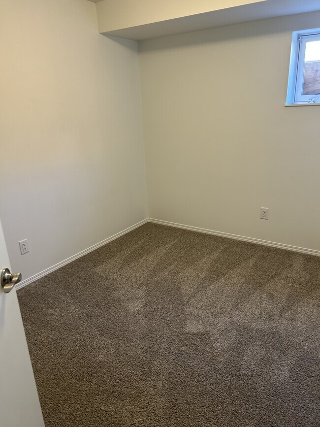 Photo - 11358-11353 53 St NW Unit 11358 - Bsmt