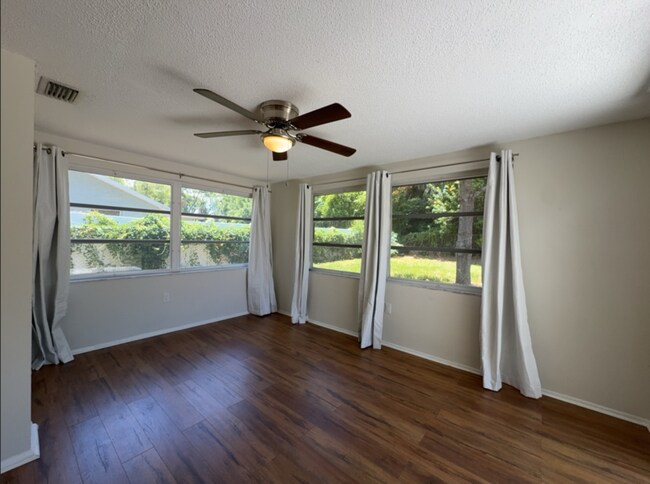 Photo - 15839 Villa Dr