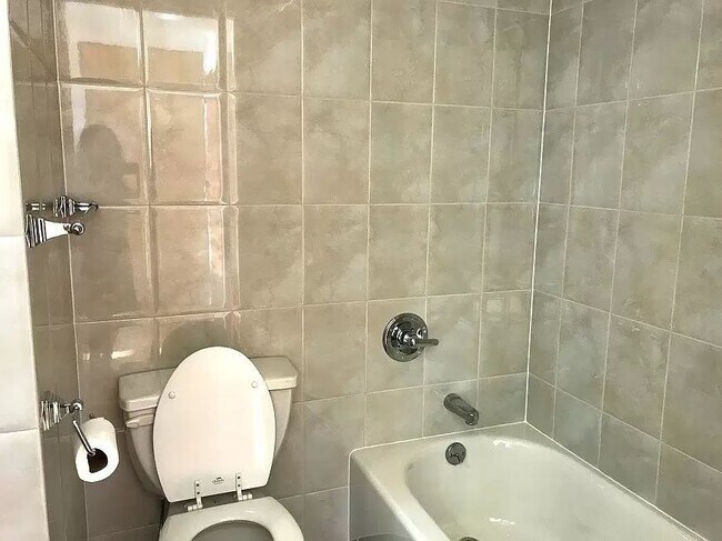 Photo - 44 Market St Unit 17V