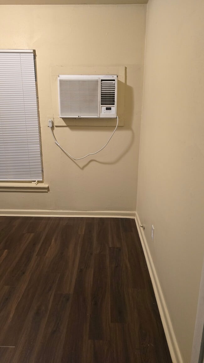 Photo - 443 Fargo Ave