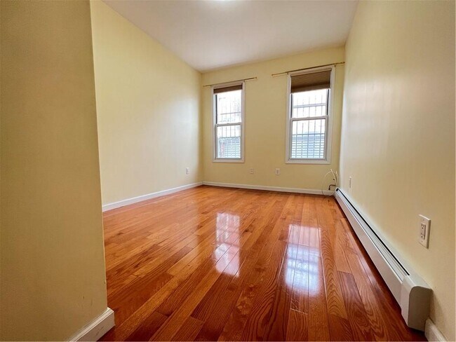 Photo - 561 61st St Unit 1R