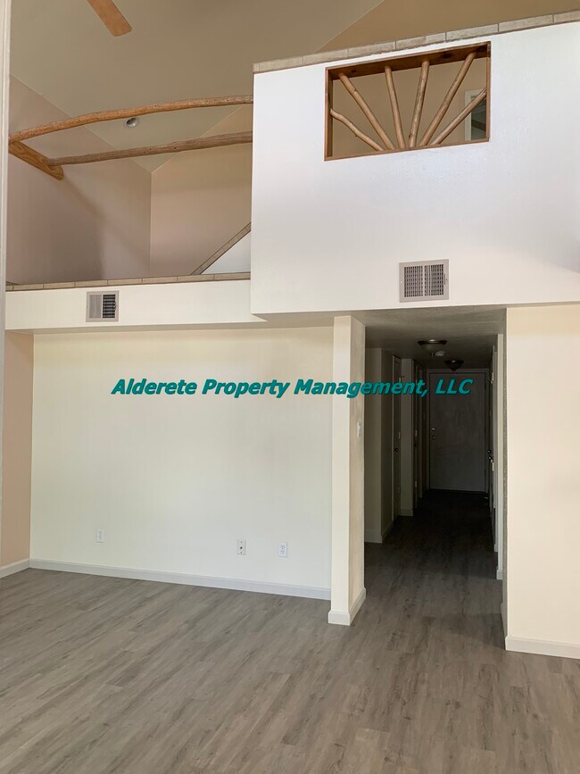 Photo - 736 Barelas Ct SW