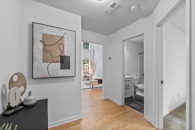 Photo - 1484 Gates Cir SE