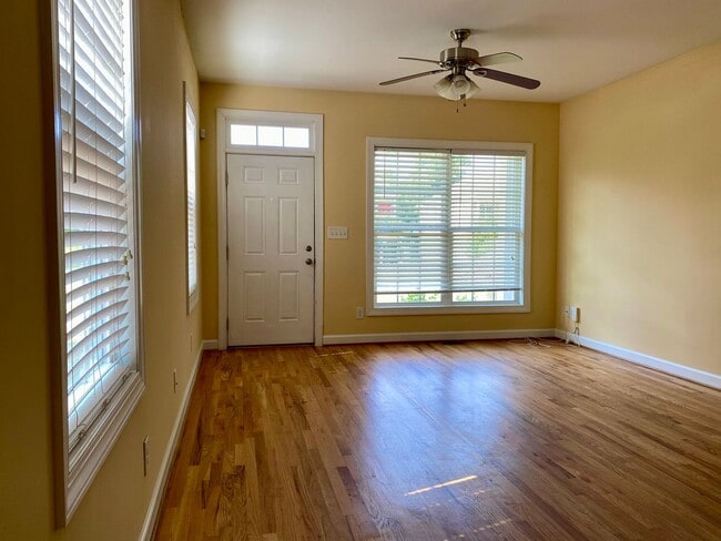 Photo - 3921 Lexington Dr