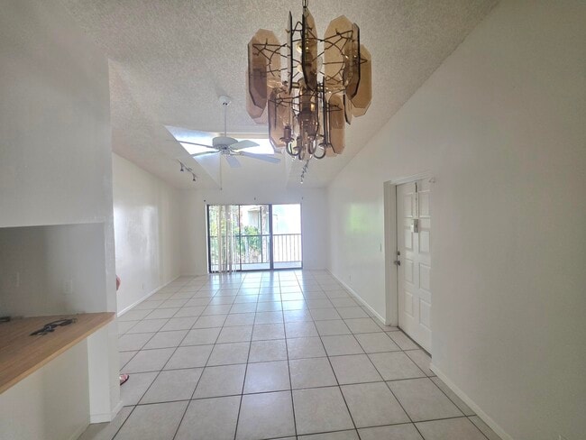 Photo - 203 Foxtail Dr Unit B3