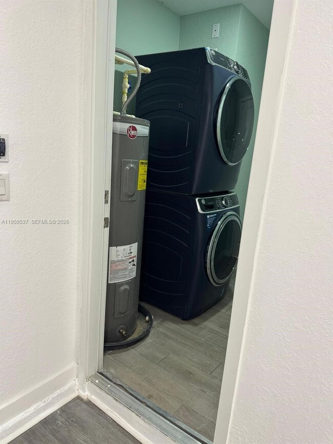 Photo - 613 NE 5th St Unidad 0