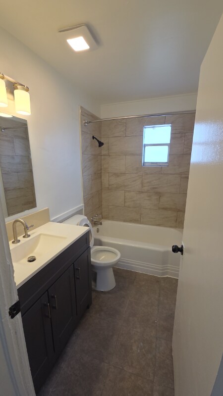 Photo - 1100 E Canal St