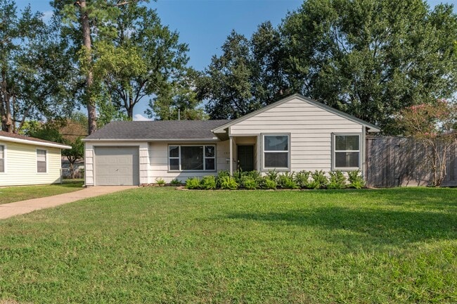 Photo - 1806 Gardenia Dr