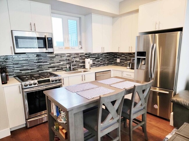 Photo - 3735 Kalamath St